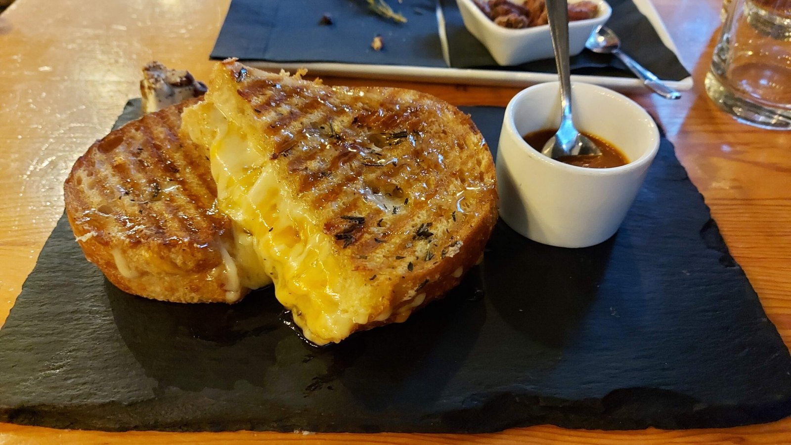 Best Restaurants in Sidney, BC: A Local’s Guide to Dining